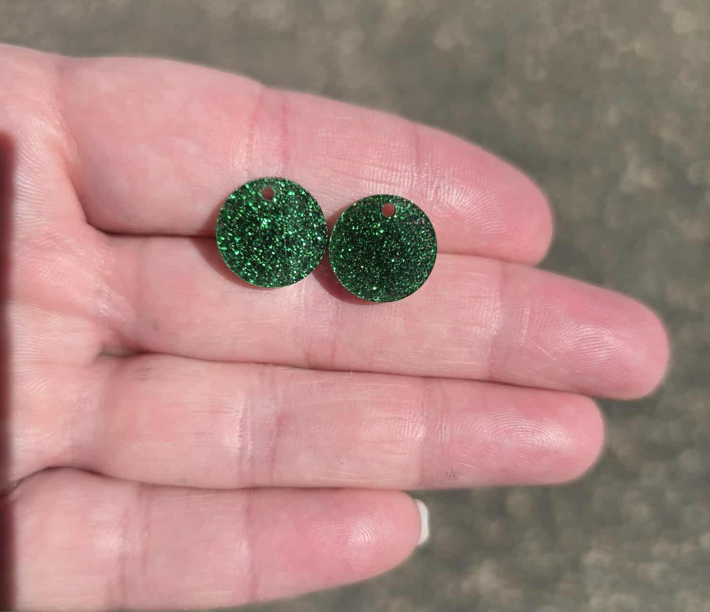 BULK!! NEW STYLE Green Round Acrylic Glitter Toppers 14mm pk 100